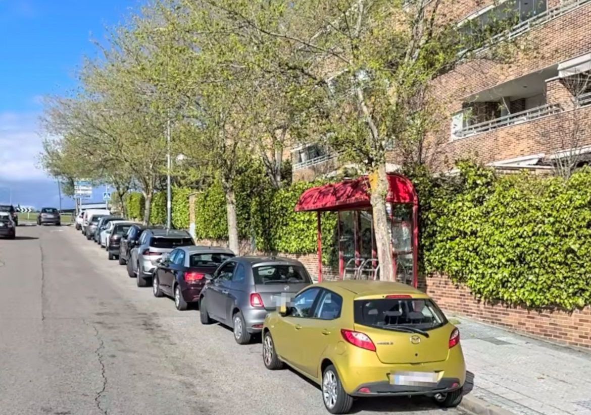 El PP rechaza moción para mejorar accesibilidad en paradas de autobús en Majadahonda El PP rechaza moción para mejorar accesibilidad en paradas de autobús en Majadahonda