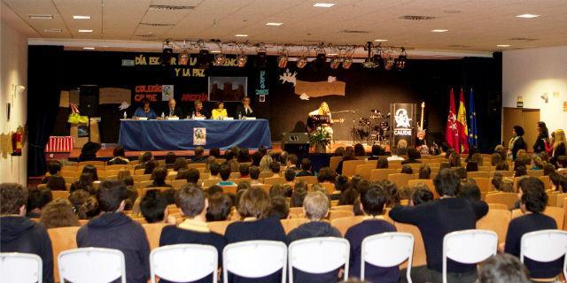 El colegio Caude de Majadahonda acoge la entrega de los premios ‘Paz y Cooperación’ El colegio Caude de Majadahonda acoge la entrega de los premios ‘Paz y Cooperación’