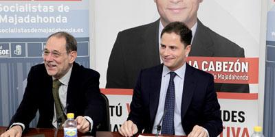 Javier Solana acompaña a Borja Cabezón en la presentación del centro multiusos KM Majadahonda  Javier Solana acompaña a Borja Cabezón en la presentación del centro multiusos KM Majadahonda