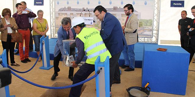 Primera piedra de las nuevas 47 viviendas de protección para jóvenes