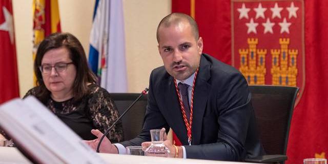 Álvarez Ustarroz presenta la nueva estructura del Gobierno municipal Álvarez Ustarroz presenta la nueva estructura del Gobierno municipal
