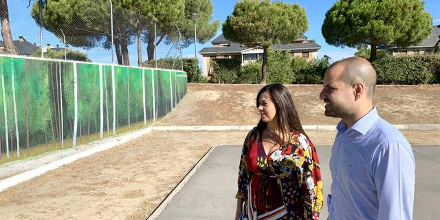 El Monte del Pilar embellece su entorno con un mural de arte urbano 