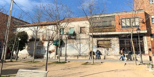 El PSOE propone comprar edificios abandonados para construir viviendas para jóvenes y locales para colectivos El PSOE propone comprar edificios abandonados para construir viviendas para jóvenes y locales para colectivos
