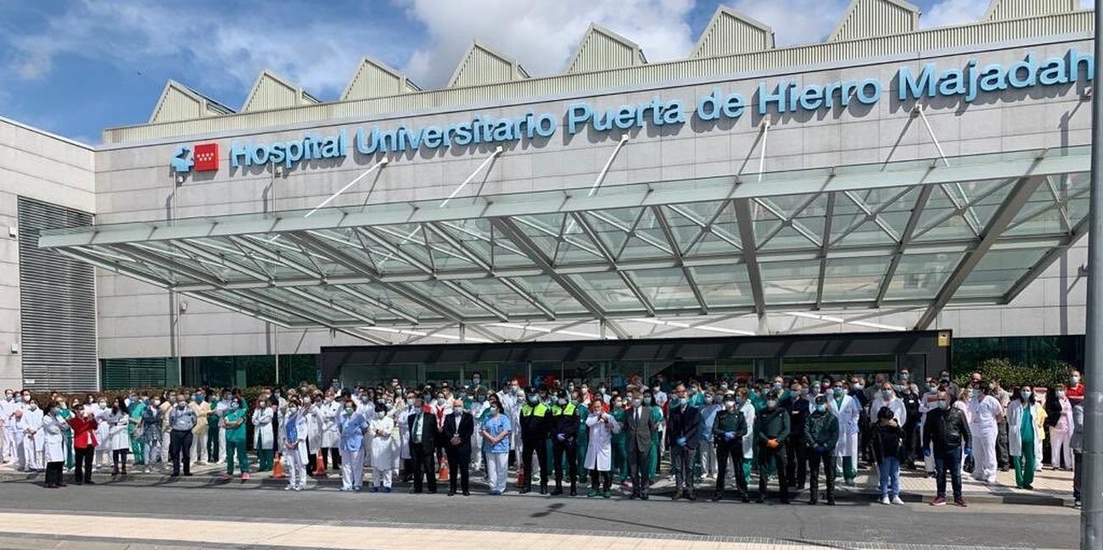 Majadahonda otorga la Medalla al Mérito al Hospital Puerto de Hierro Majadahonda otorga la Medalla al Mérito al Hospital Puerto de Hierro