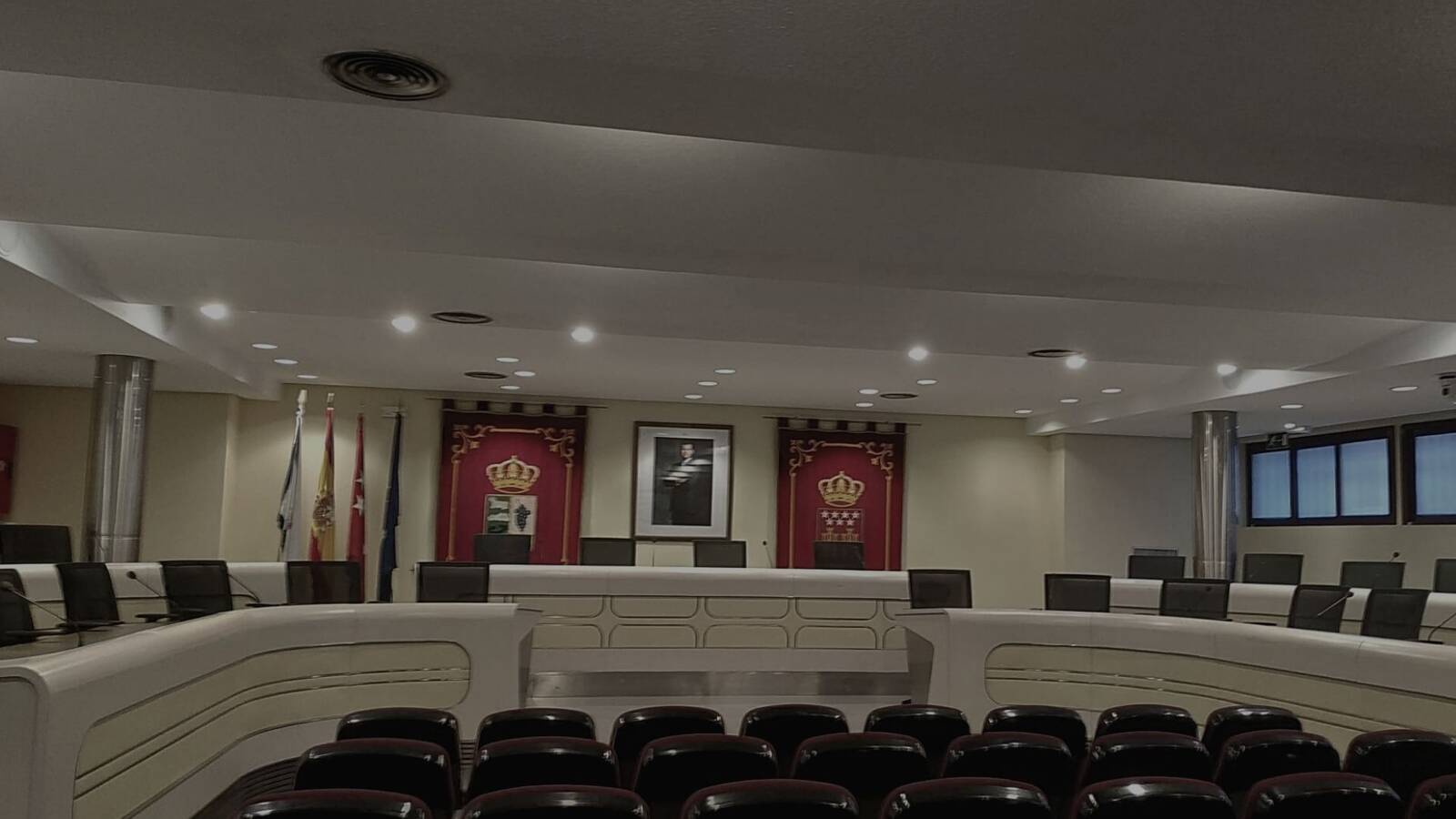 El PSOE critica al Ayuntamiento por no dejarles el Salón de Plenos para reunirse con vecinos El PSOE critica al Ayuntamiento por no dejarles el Salón de Plenos para reunirse con vecinos