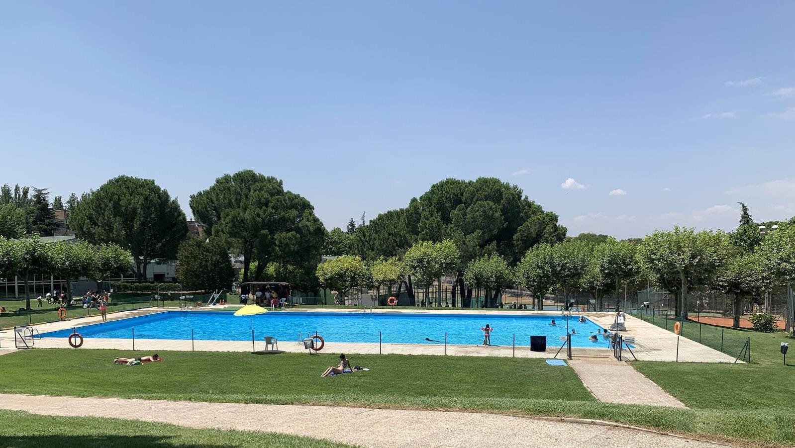 La piscina municipal de Majadahonda abre sus puertas hasta el 8 de septiembre La piscina municipal de Majadahonda abre sus puertas hasta el 8 de septiembre