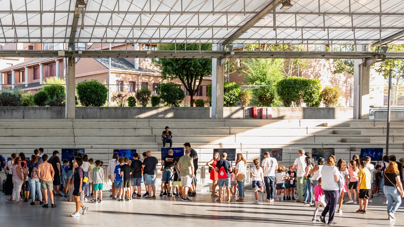 Nueva agenda de la Escuela de Padres de Majadahonda con el foco en la sobreexposición a las pantallas y las redes sociales en menores