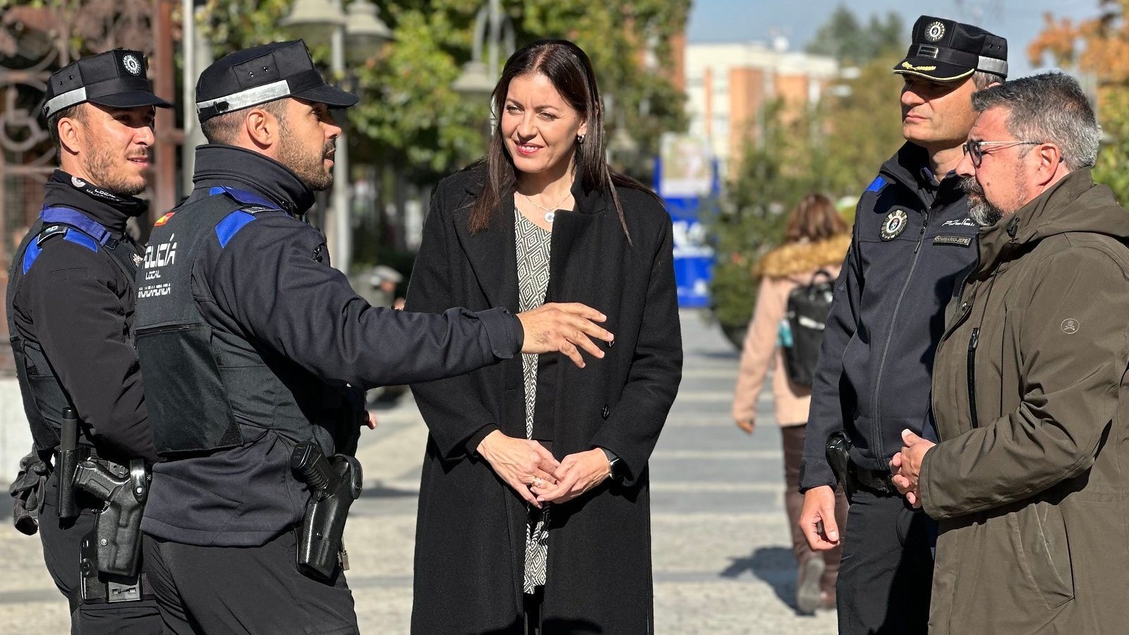 La Policía Local de Majadahonda patrulla a pie el centro para mejorar la seguridad La Policía Local de Majadahonda patrulla a pie el centro para mejorar la seguridad