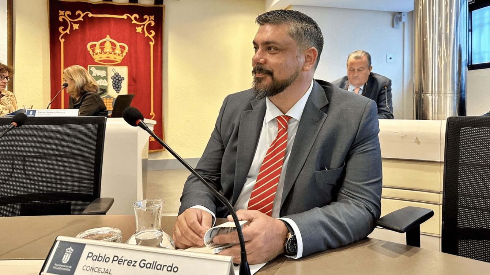 VOX propone soluciones para el tráfico en la rotonda del Doctor Calero con la avenida Reyes Católicos VOX propone soluciones para el tráfico en la rotonda del Doctor Calero con la avenida Reyes Católicos
