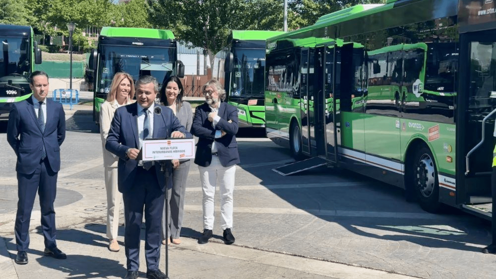 Nuevos autobuses híbridos refuerzan el transporte interurbano en Madrid Nuevos autobuses híbridos refuerzan el transporte interurbano en Madrid