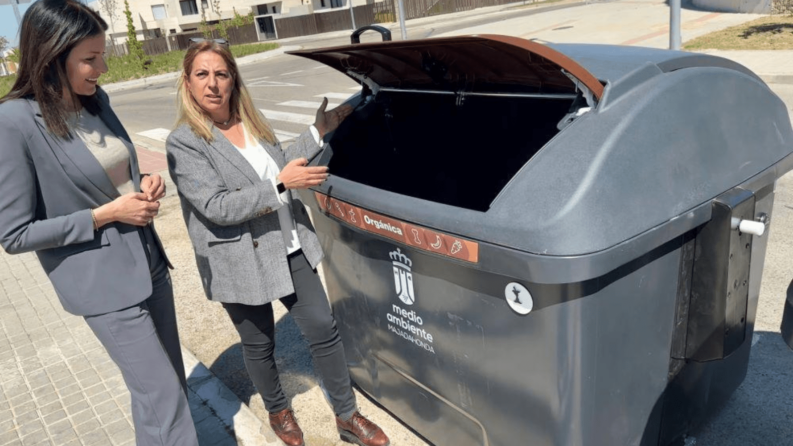 El Ayuntamiento de Majadahonda instala nuevos contenedores para una basura orgánica El Ayuntamiento de Majadahonda instala nuevos contenedores para una basura orgánica