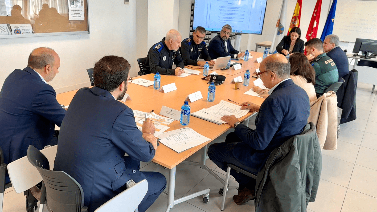 Majadahonda reforzará la seguridad en zonas comerciales y urbanizaciones durante la Navidad Majadahonda reforzará la seguridad en zonas comerciales y urbanizaciones durante la Navidad