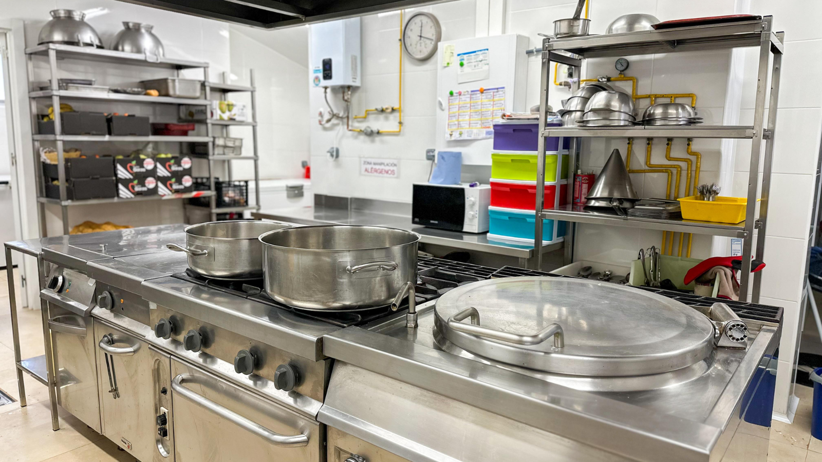 El Ayuntamiento de Majadahonda invierte más de 53.000€ en la nueva cocina del CEIP Rosalía de Castro