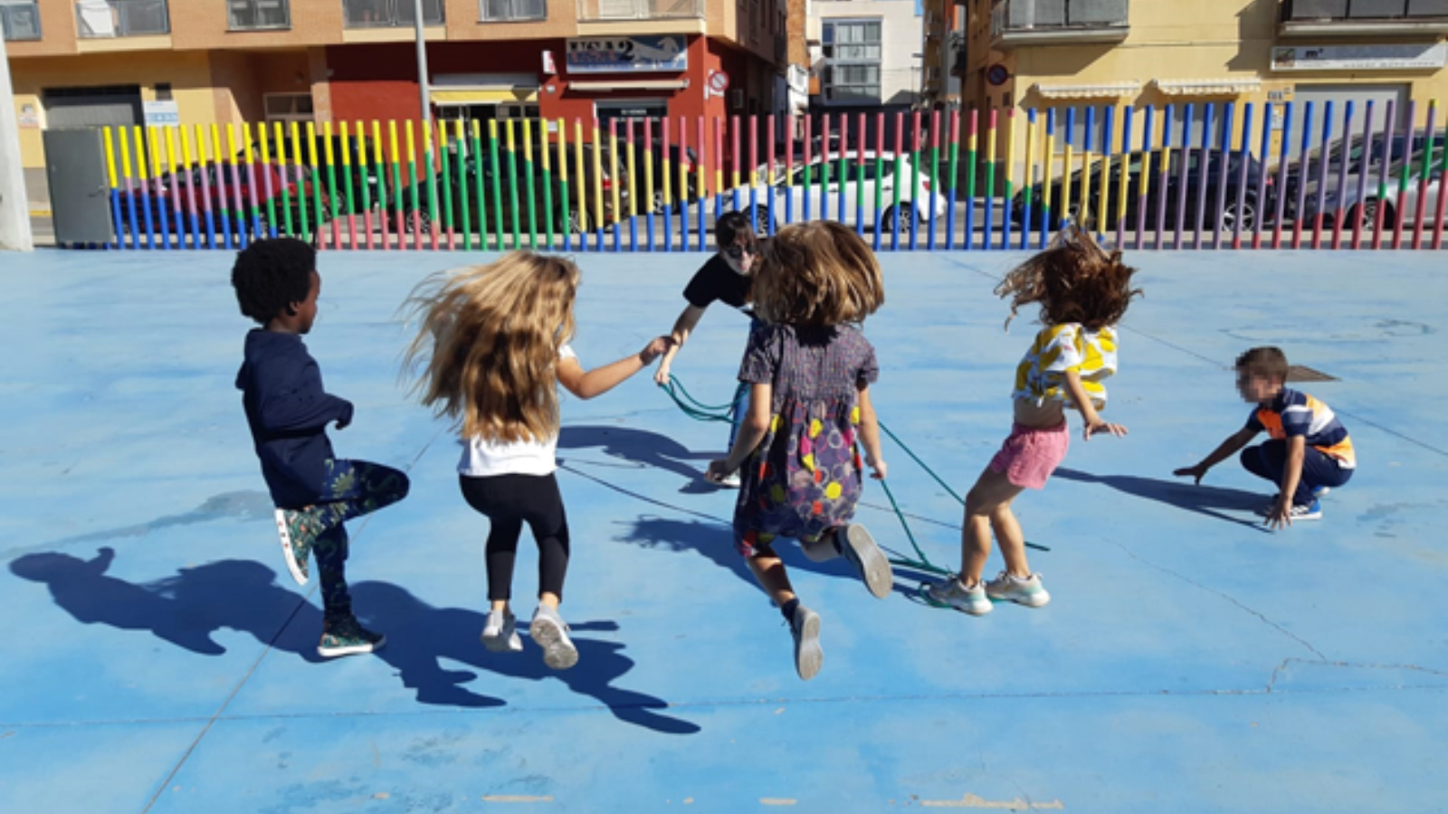 El Ayuntamiento de Majadahonda asigna más de 114.000 euros a las AMPAS para apoyar la conciliación familiar El Ayuntamiento de Majadahonda asigna más de 114.000 euros a las AMPAS para apoyar la conciliación familiar