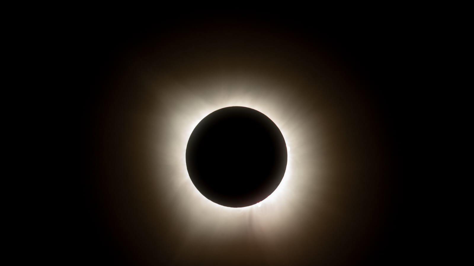 Majadahonda instala un telescopio en la Plaza de Colón por el eclipse solar Majadahonda instala un telescopio en la Plaza de Colón por el eclipse solar