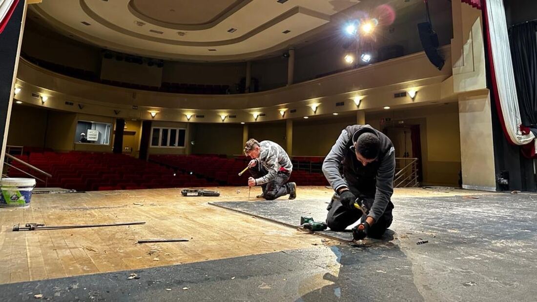 Majadahonda renueva el suelo de la Casa de la Cultura "Carmen Conde"