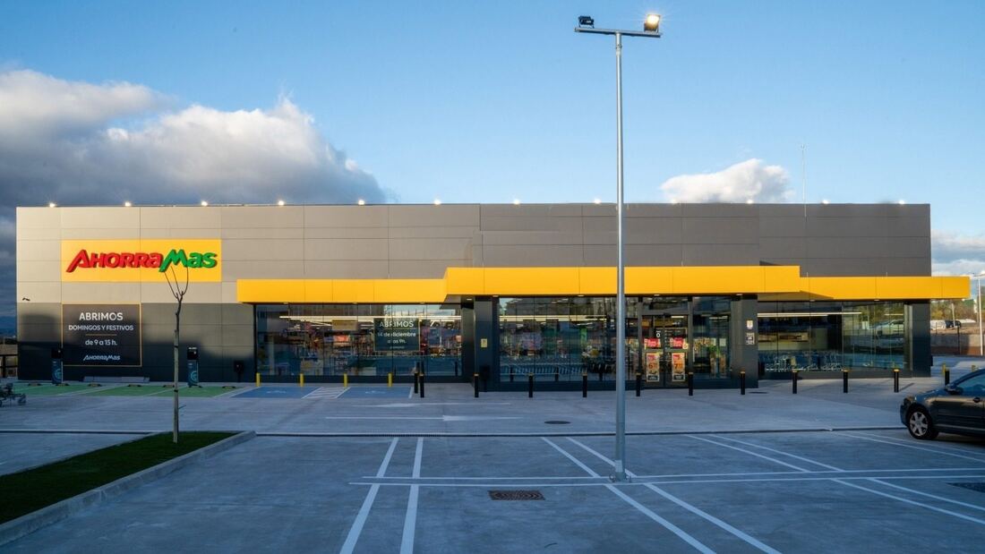 Ahorramas estrena un moderno supermercado en la calle Flauta Mágica de Majadahonda