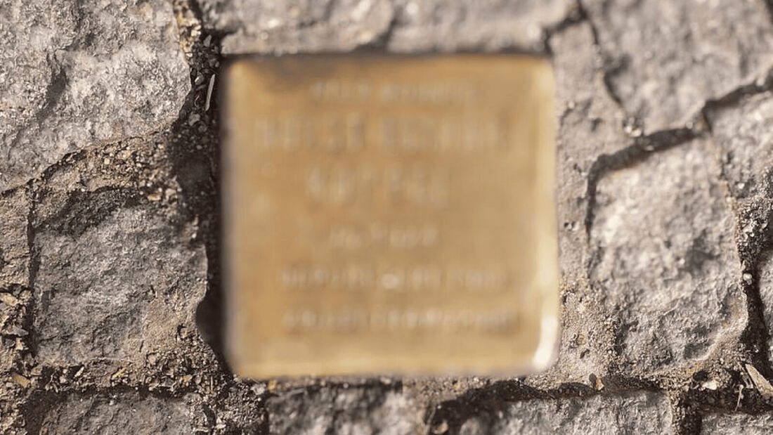 Majadahonda honra a Mariano Escribano, víctima del nazismo, con un stolpersteine