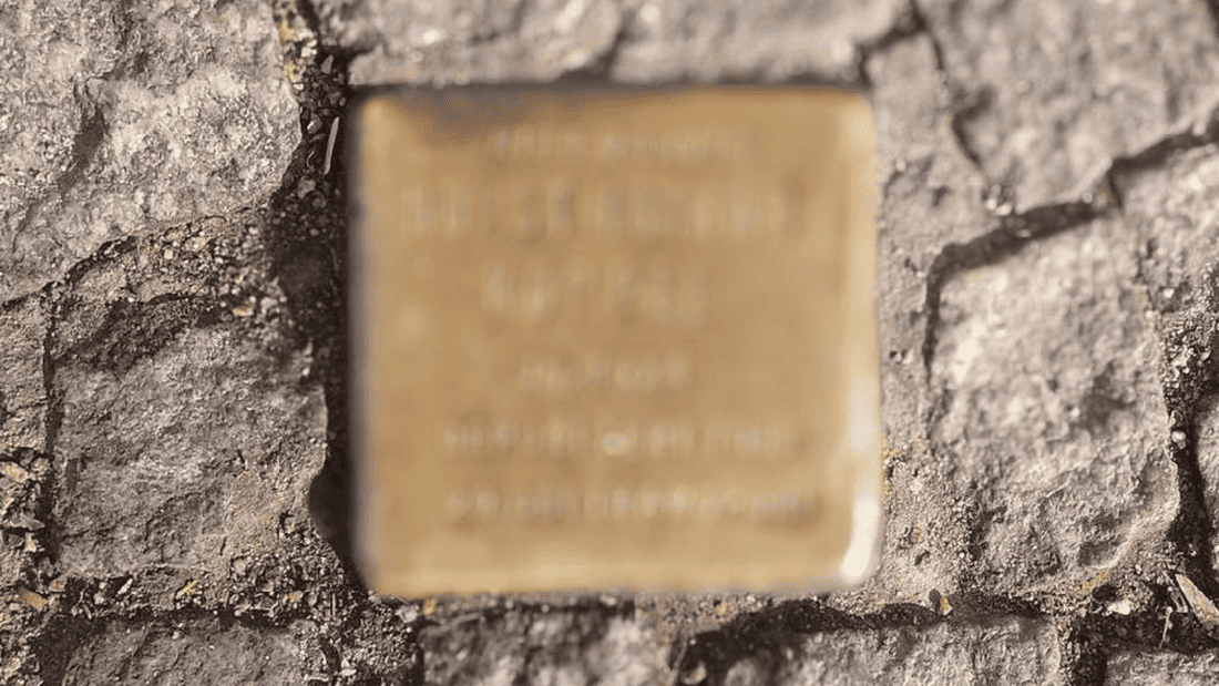 Majadahonda honra a Mariano Escribano, víctima del nazismo, con un stolpersteine