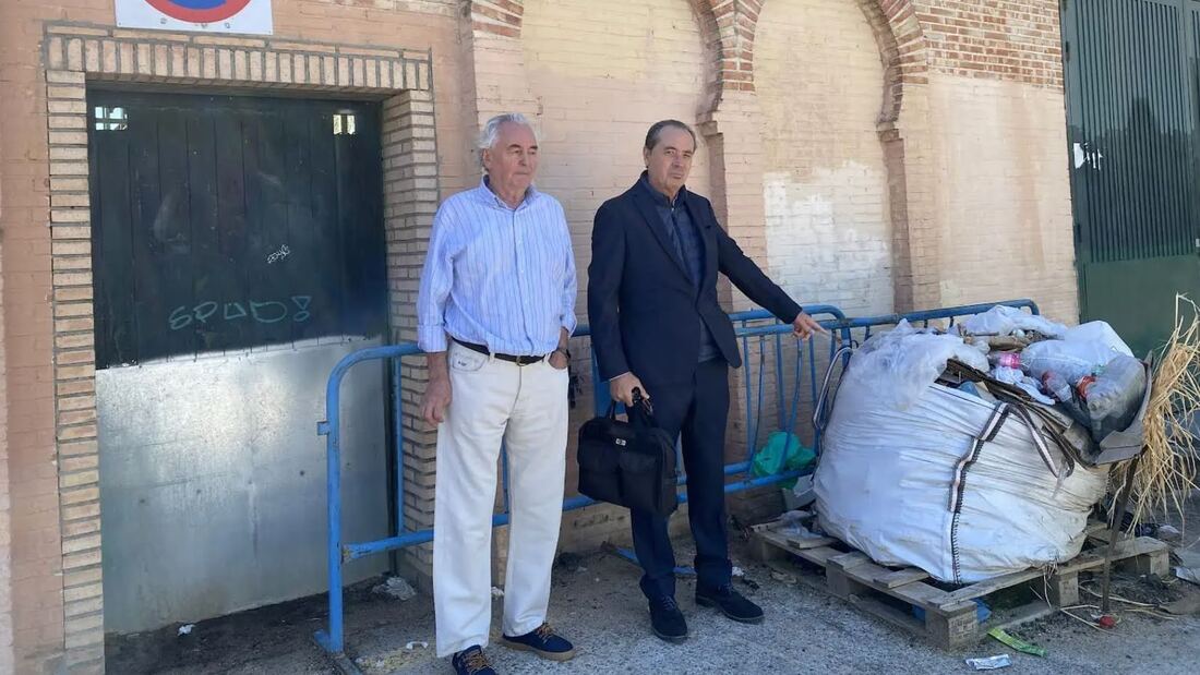 Vecinos por Majadahonda y comerciantes denuncian la negativa del PP a instalar urinarios en el mercadillo municipal
