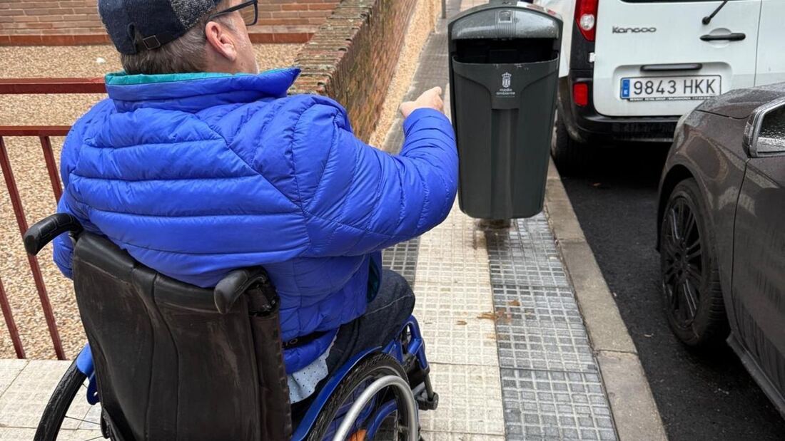 El PSOE denuncia ante el Defensor del Pueblo la falta de accesibilidad en Majadahonda tras años de incumplimientos del PP