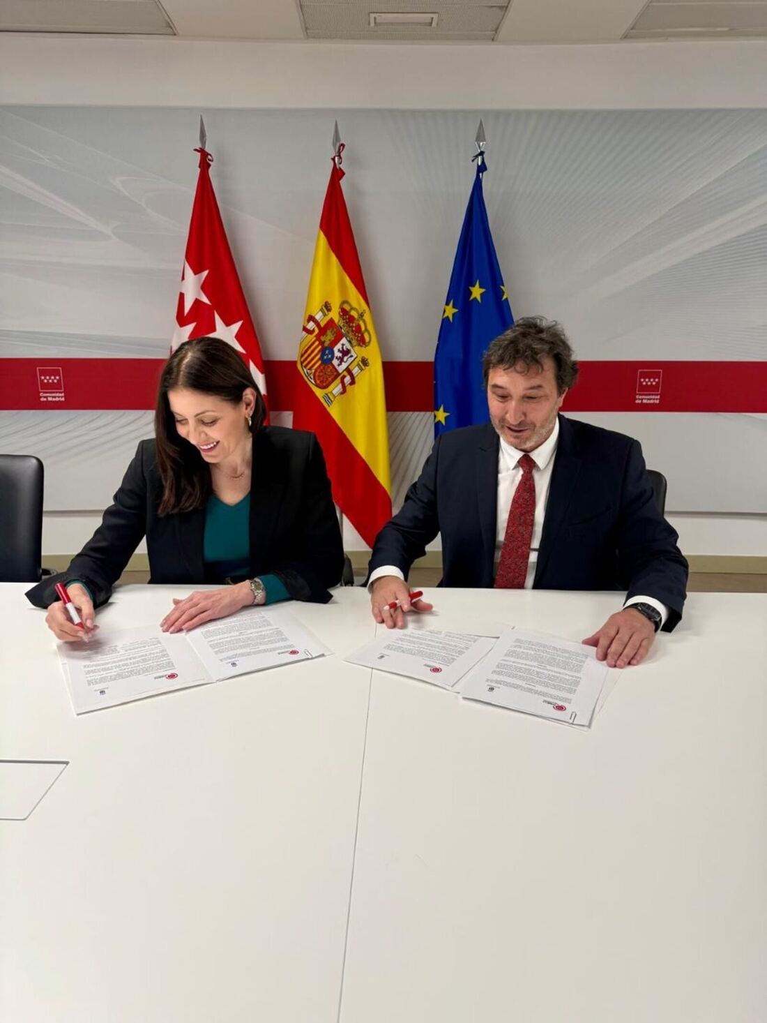 Majadahonda firma un nuevo convenio con Emergencias Madrid 112 para coordinar actuaciones con la Policía Local