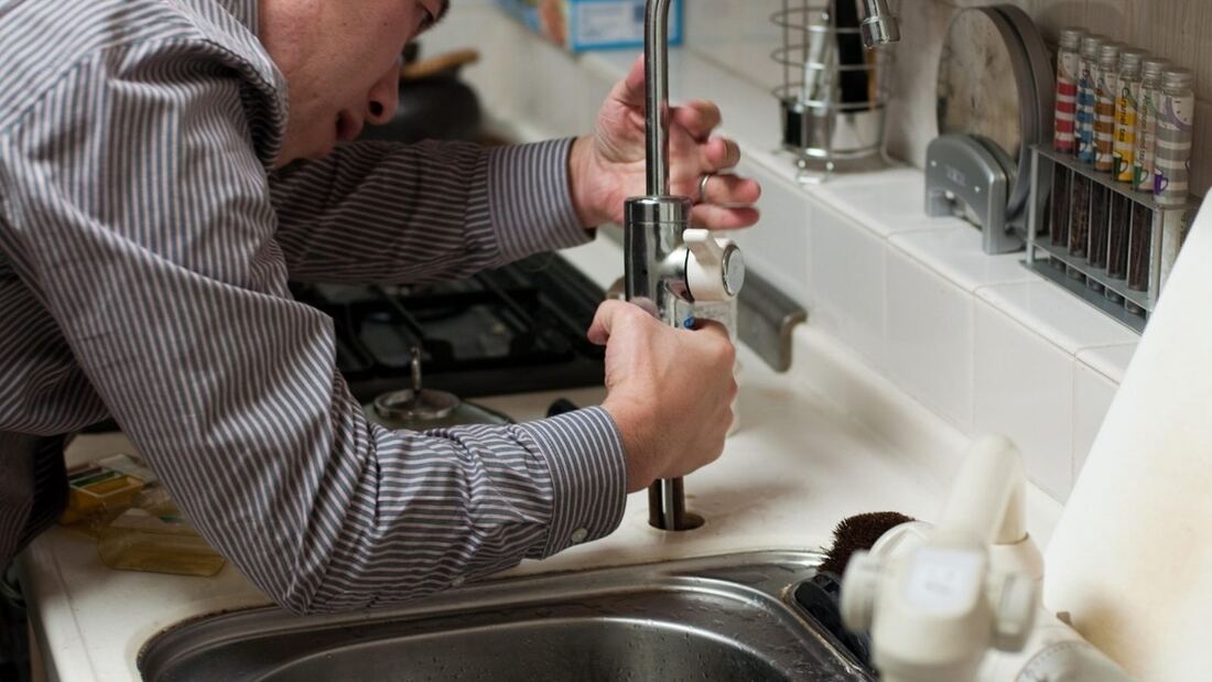 Por qué es tan importante revisar las posibles fugas de agua en el hogar